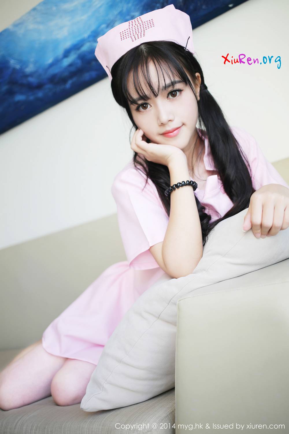 [MyGirl] Vol.086 可爱清纯文静美少女toro羽住粉色护士制服露臀养眼诱惑 44P