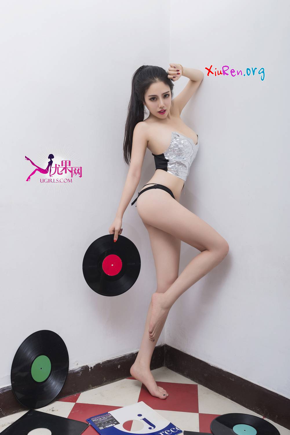 [ugirls_尤果网] 第57期 红唇妩媚90后模特妮小妖室内美艳浴衣裹体大尺度私房 64P